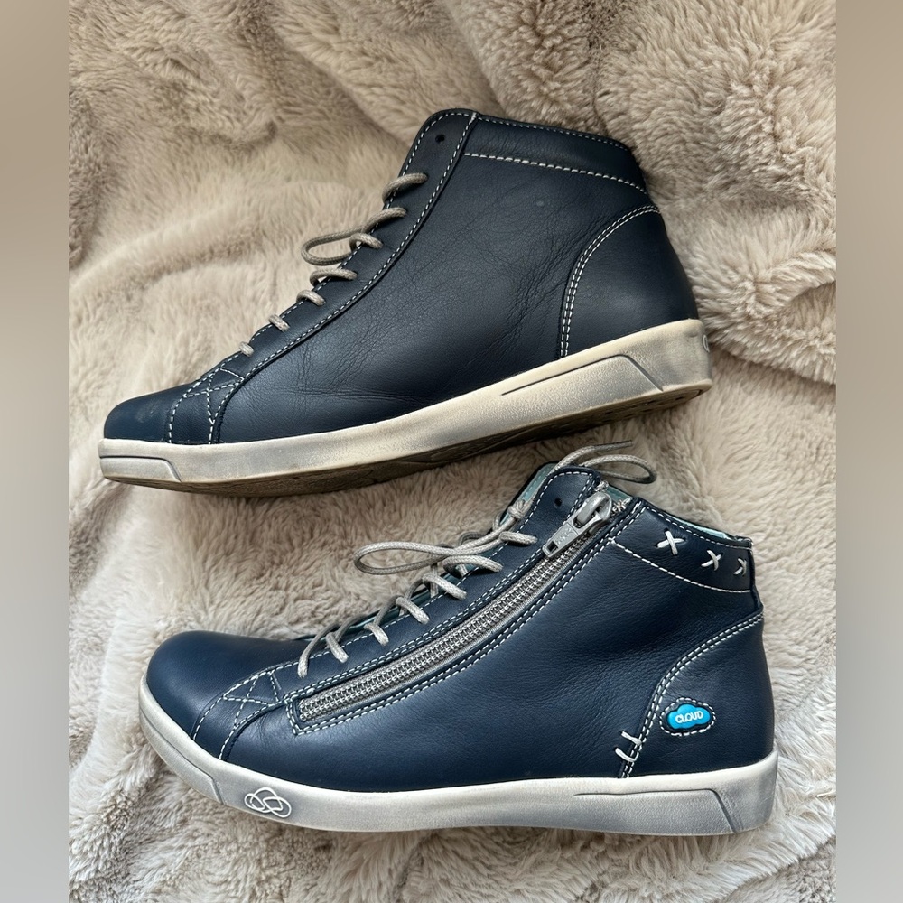 Women’s Cloud Footwear Hightop Leather Sneaker/shoes